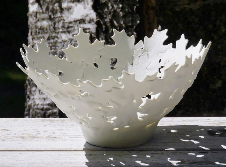 Keramikskål skapad med hjälp av pepparkaksformar